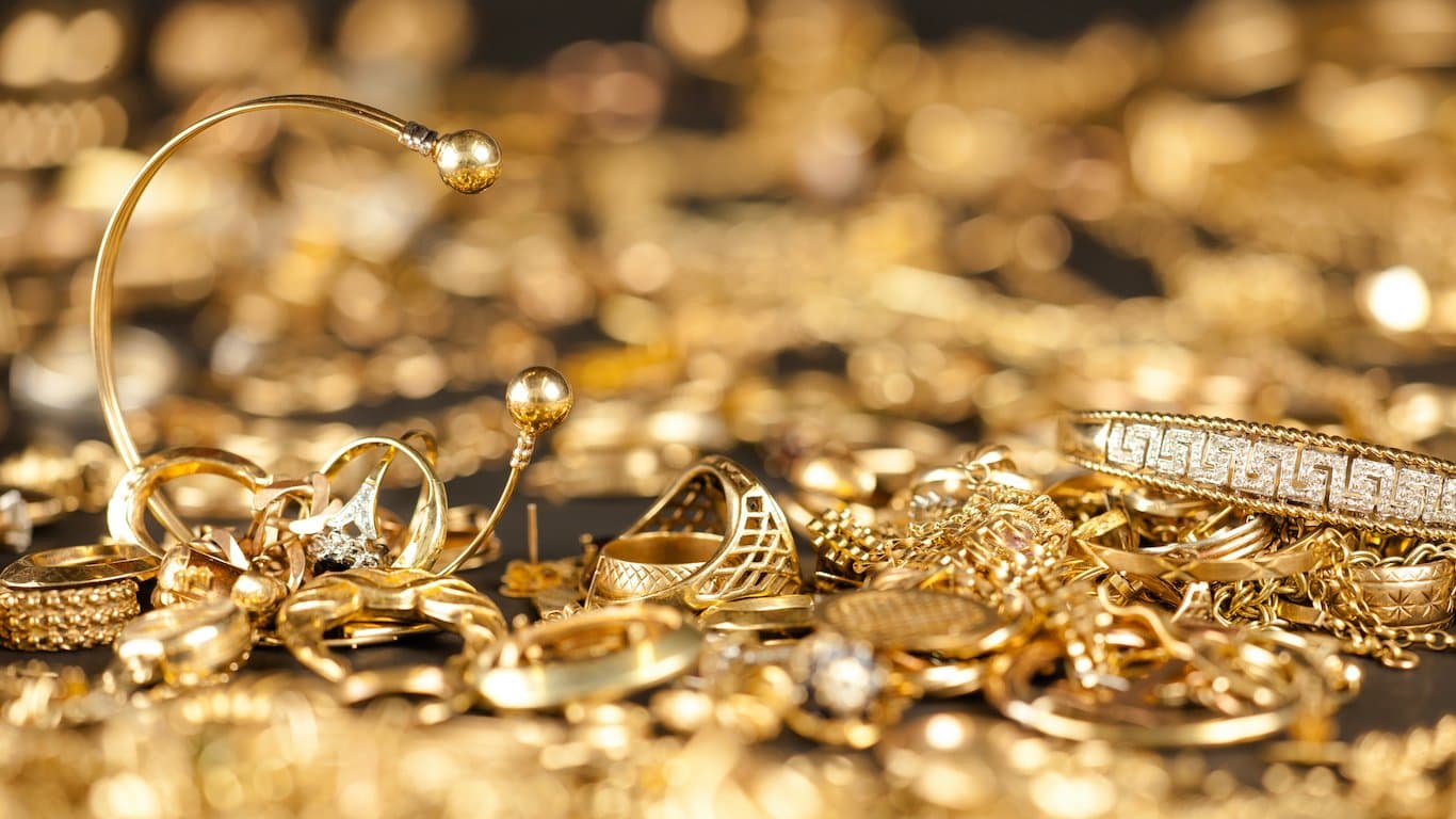 Gold Investment Options: Physical Gold, Online Dealers, and Gold Stocks